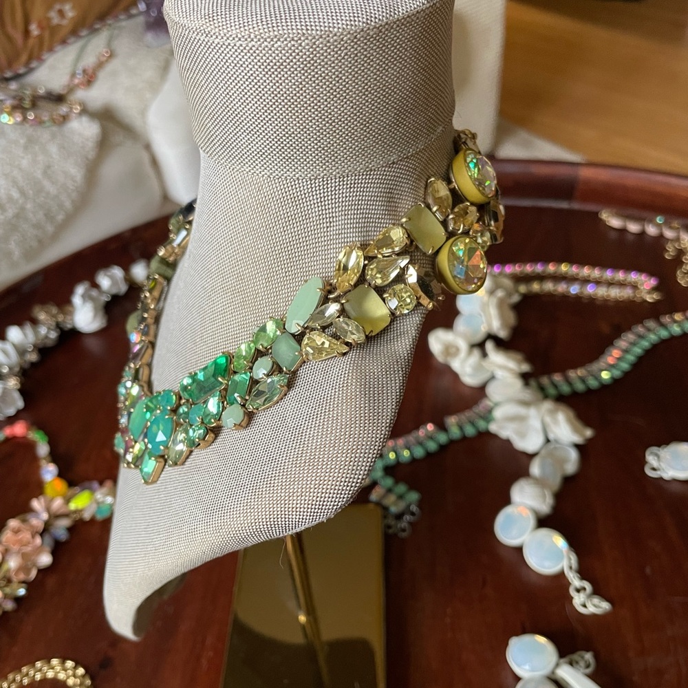 **RARE** J. Crew Green Multi-Colored Ombré Crystal Cluster Statement Nec… - Picture 5 of 6
